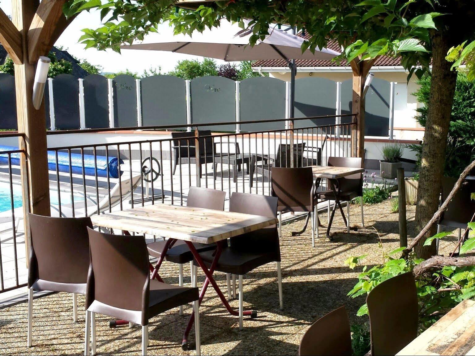 Logis Hotel Restaurant Cruzel Maurs Esterno foto